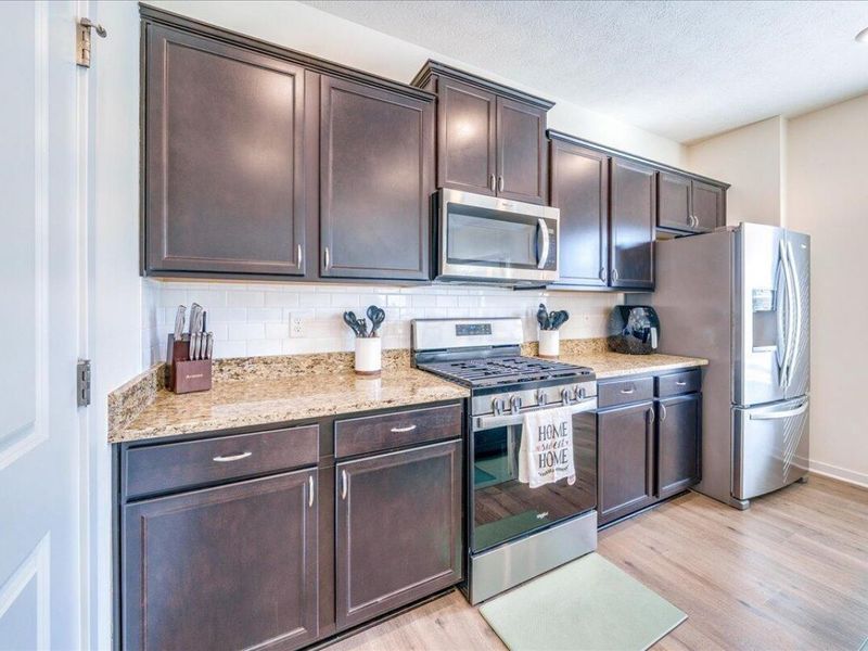 1518 Forbes Avenue, Columbus, OH 43228 Photo 11