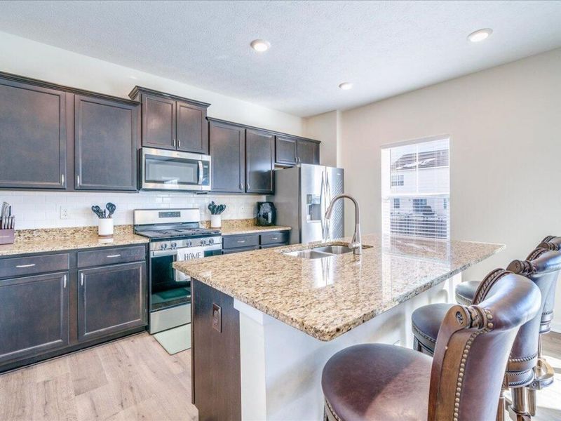 1518 Forbes Avenue, Columbus, OH 43228 Photo 3