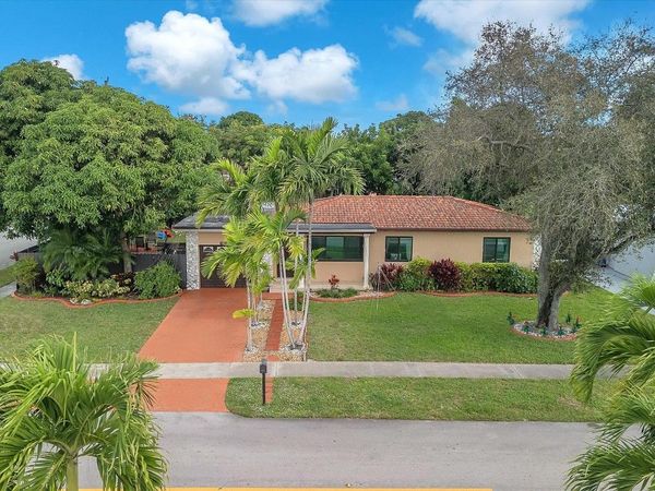 6631 SW 24th St, Miramar, FL 33023