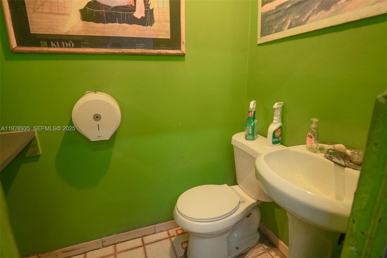 5201 NW 36th Ave, Miami, FL 33142 Photo