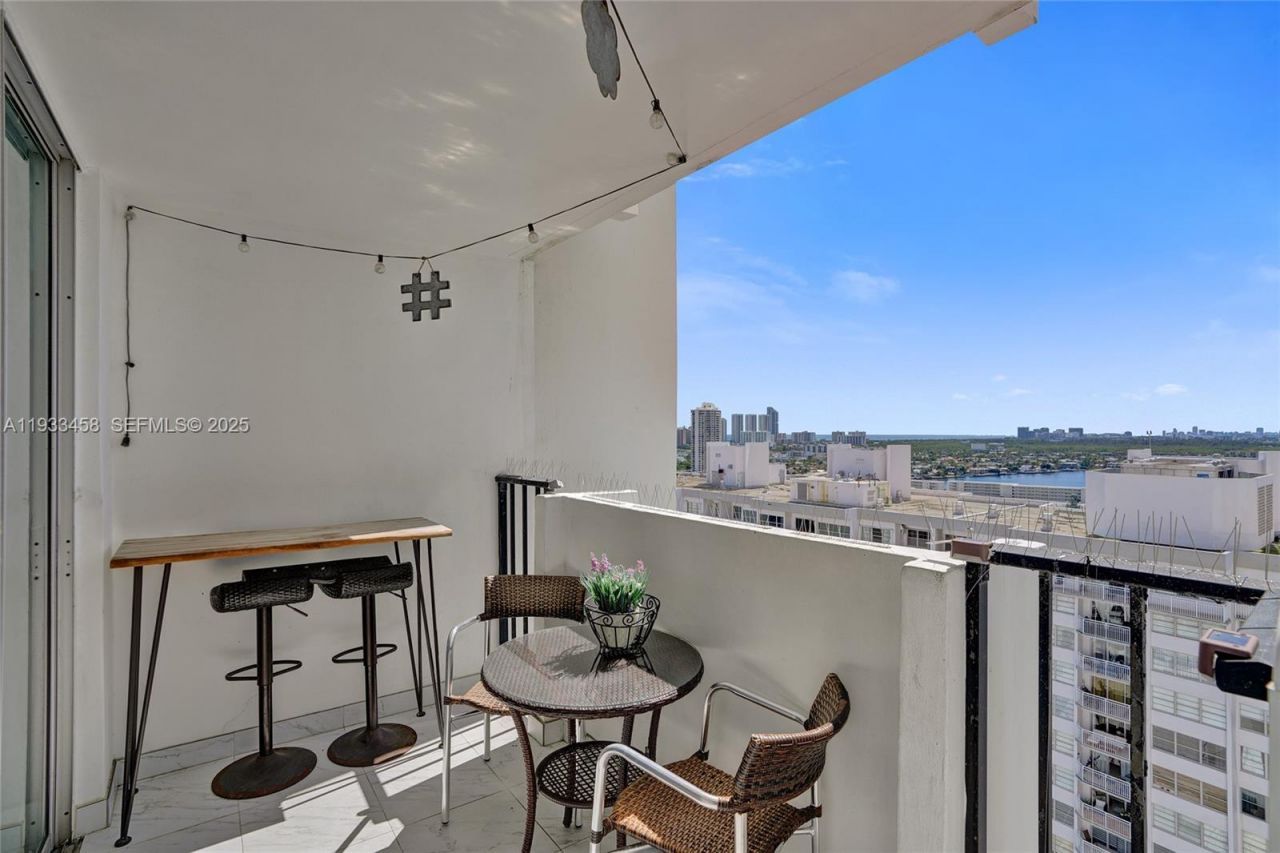 2750 NE 183rd St, Unit 2412, Aventura, FL 33160 Photo