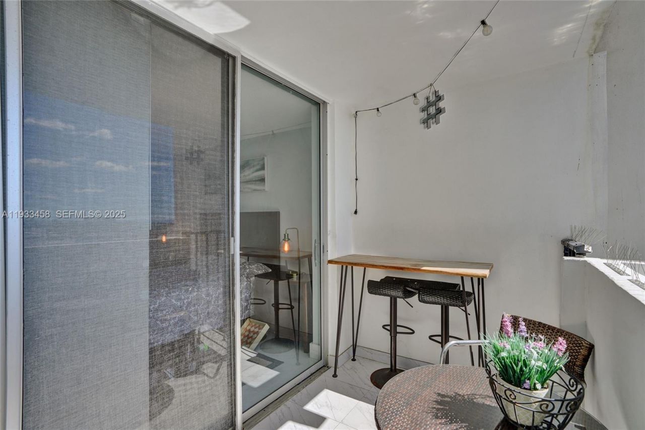 2750 NE 183rd St, Unit 2412, Aventura, FL 33160 Photo