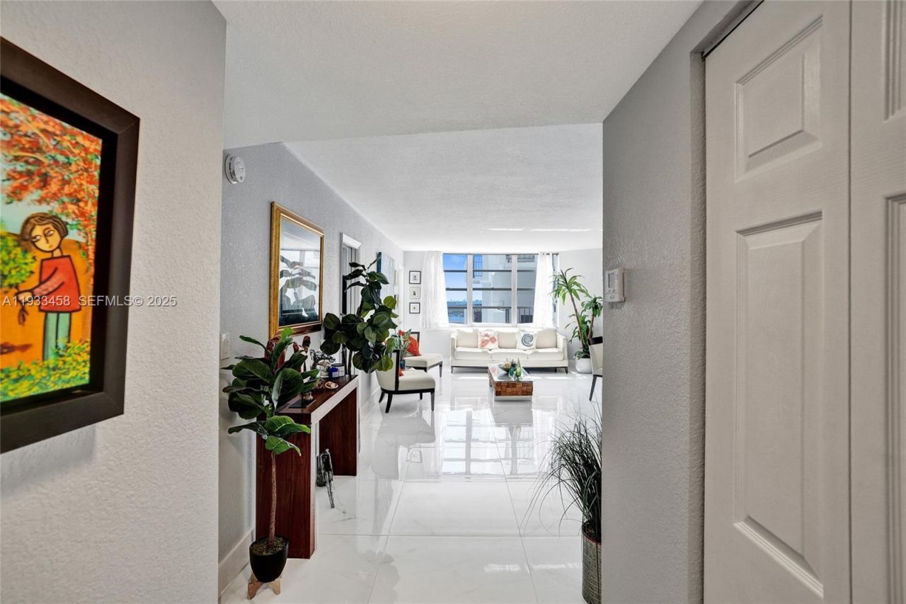 2750 NE 183rd St, Unit 2412, Aventura, FL 33160 Photo