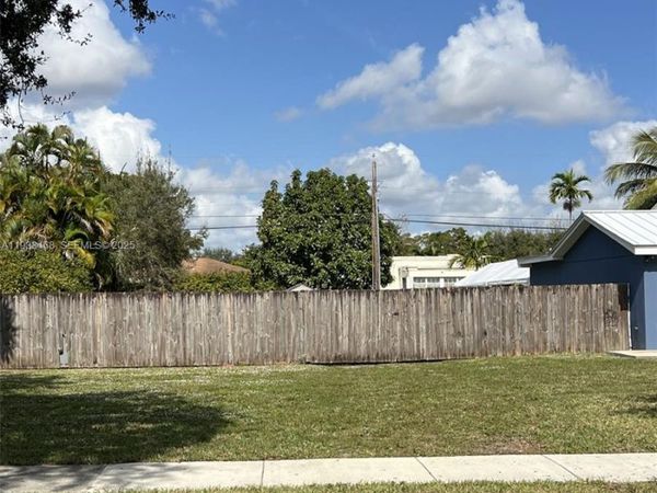 149 Glendale Dr, Miami Springs, FL 33166