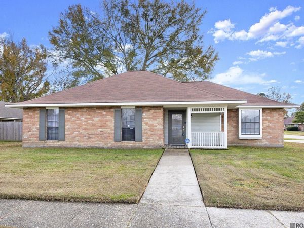 9722 E Swingalong Ave, Baton Rouge, LA 70814