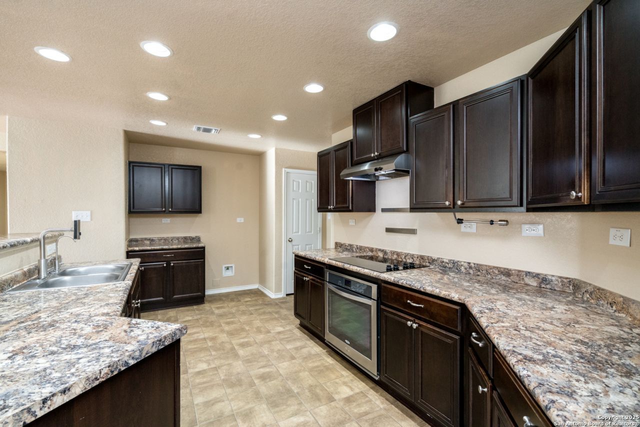 133 Hinge Chase, Cibolo, TX 78108 Main Photo