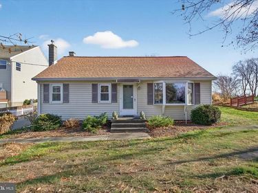 319 DRUID HILL ROAD, LANCASTER, PA 17601