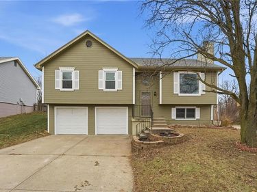 6801 T Gabbert Drive, Pleasant Valley, MO 64068