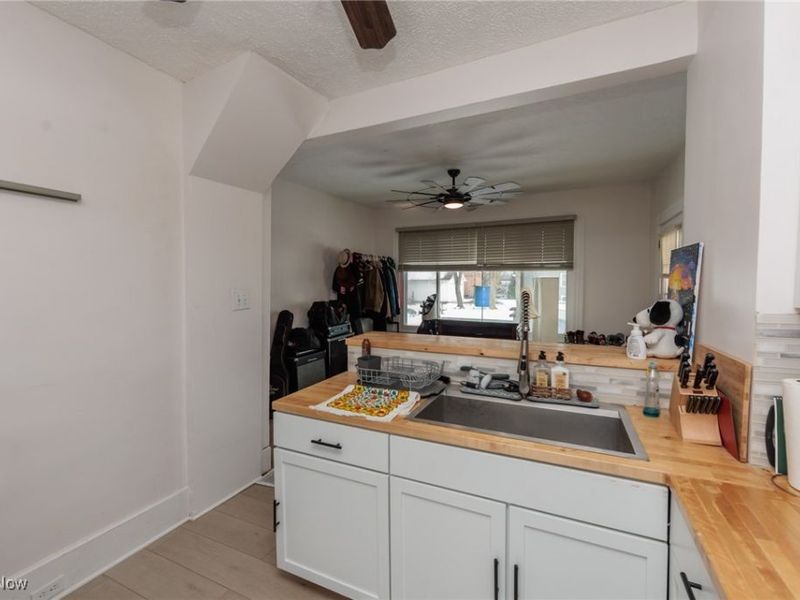 21082 Westwood Drive, Strongsville, OH 44149 Photo 6
