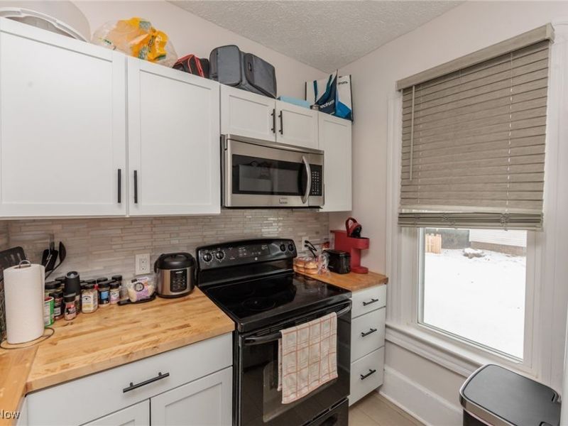 21082 Westwood Drive, Strongsville, OH 44149 Photo 7