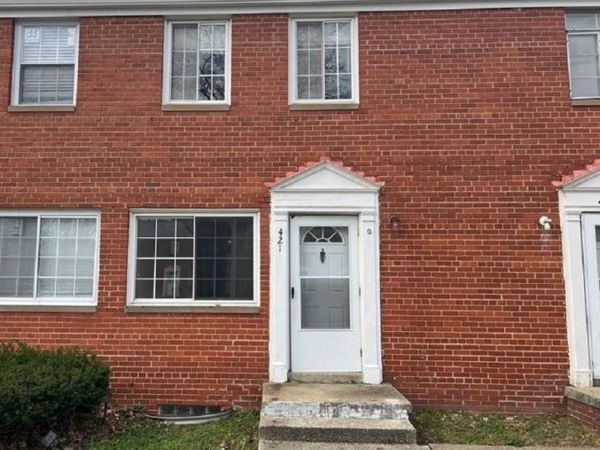 421 Kenwood Drive, Unit G, Euclid, OH 44123