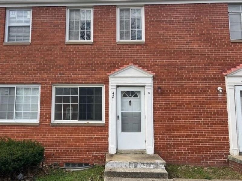 421 Kenwood Drive, Unit G, Euclid, OH 44123 Photo 1