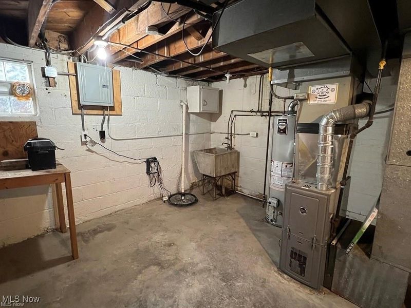 421 Kenwood Drive, Unit G, Euclid, OH 44123 Photo 13