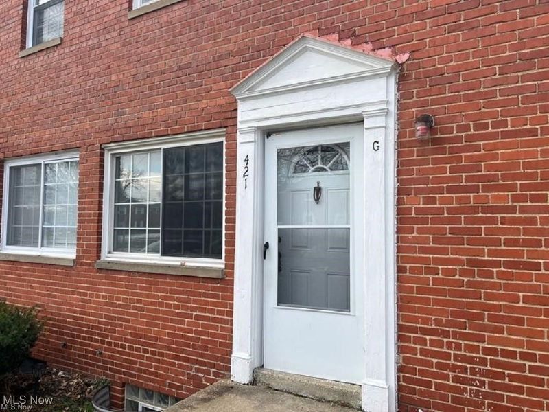 421 Kenwood Drive, Unit G, Euclid, OH 44123 Photo 2
