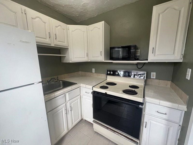 421 Kenwood Drive, Unit G, Euclid, OH 44123 Photo 6