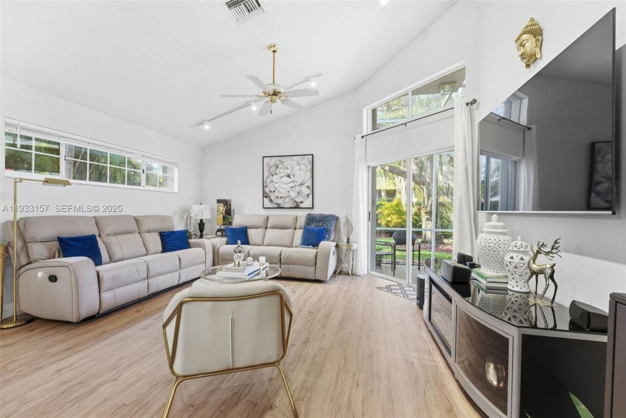 2019 Cove Ln, Weston, FL 33326 Photo