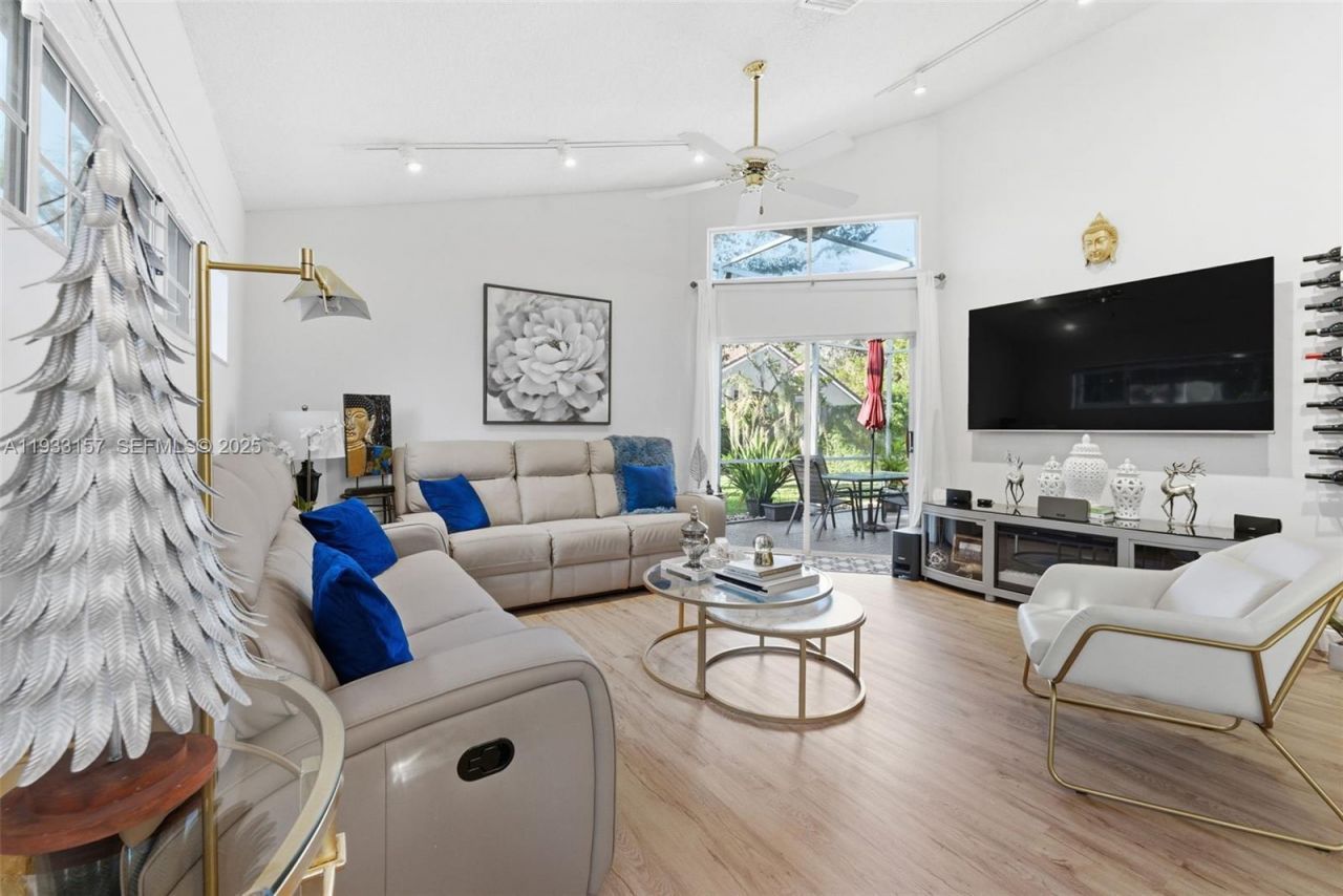 2019 Cove Ln, Weston, FL 33326 Photo