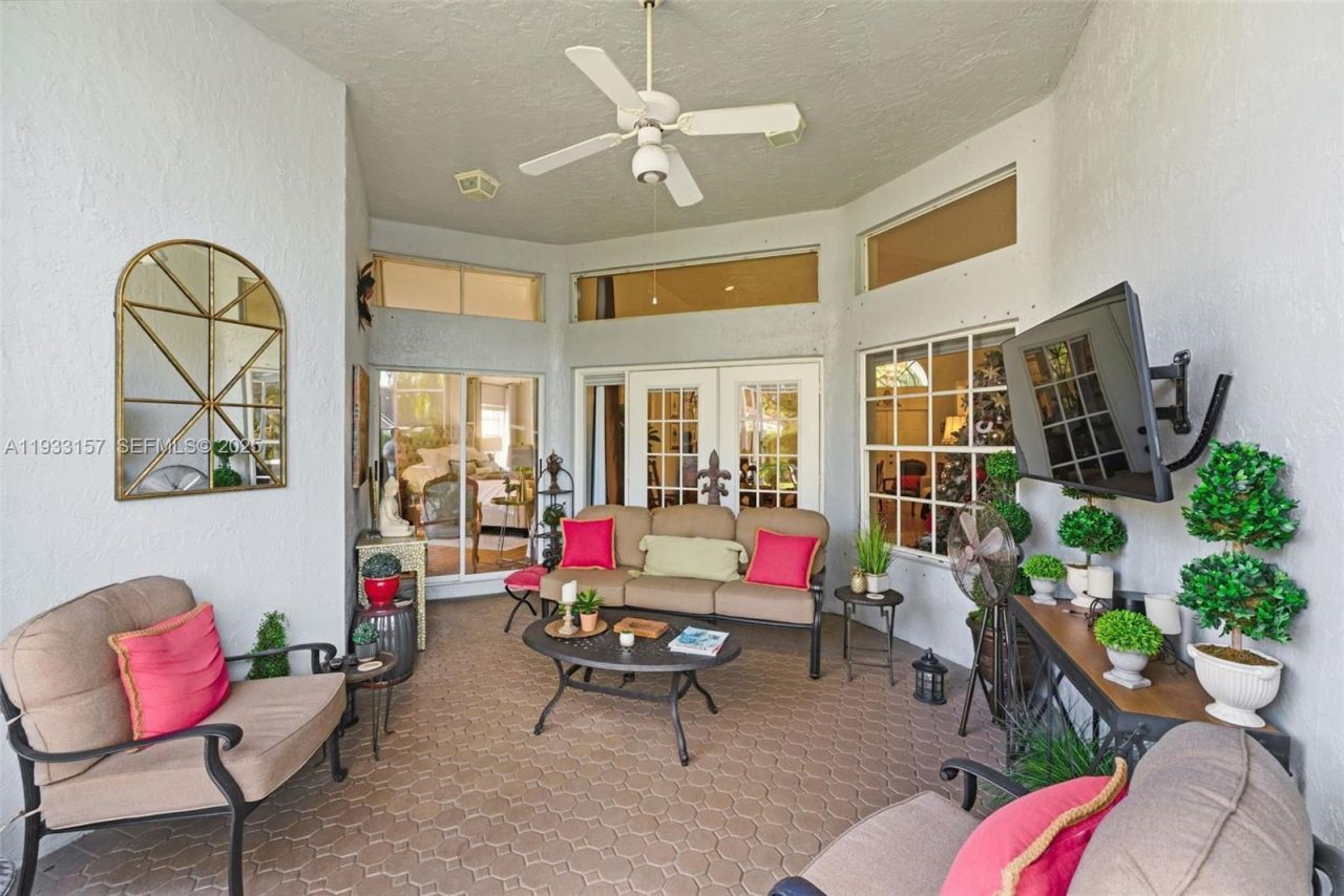 2019 Cove Ln, Weston, FL 33326 Photo