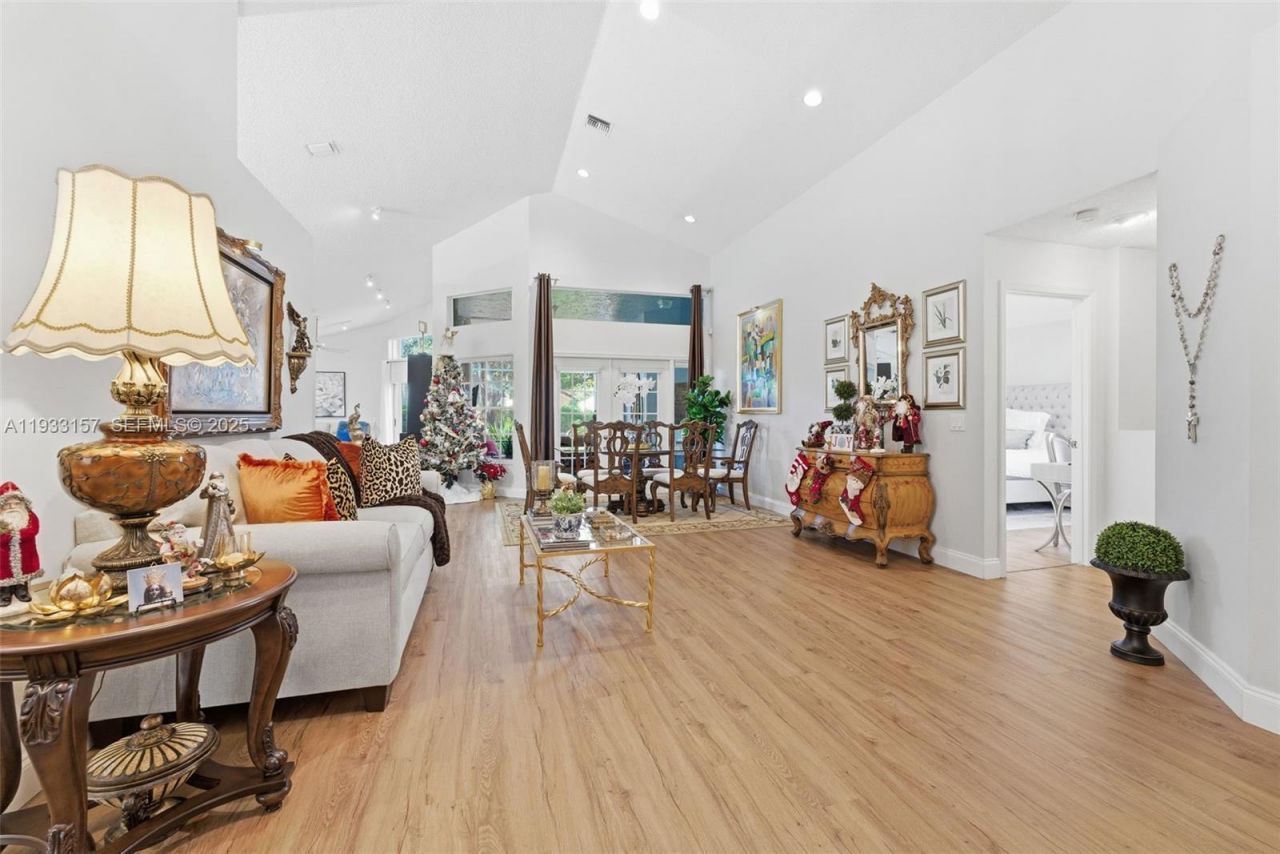 2019 Cove Ln, Weston, FL 33326 Photo