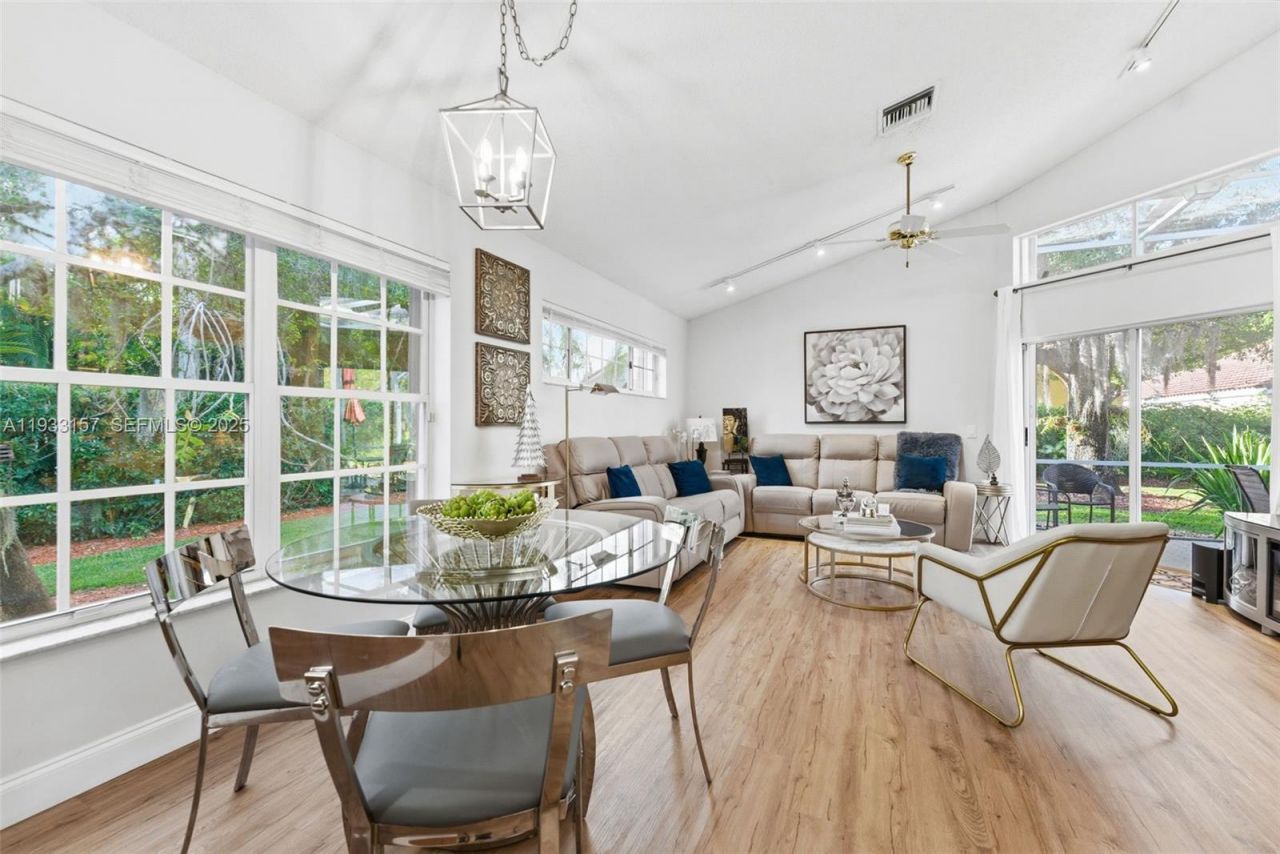 2019 Cove Ln, Weston, FL 33326 Photo