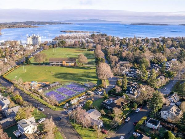 2409 Currie Rd, Oak Bay, BC V8S 3B5