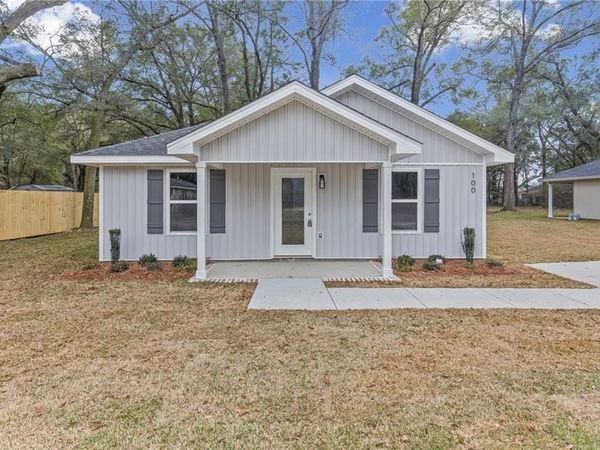 100 Dewitt Avenue, Satsuma, AL 36572