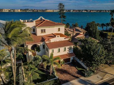 1403 PASS A GRILLE WAY, ST PETE BEACH, FL 33706