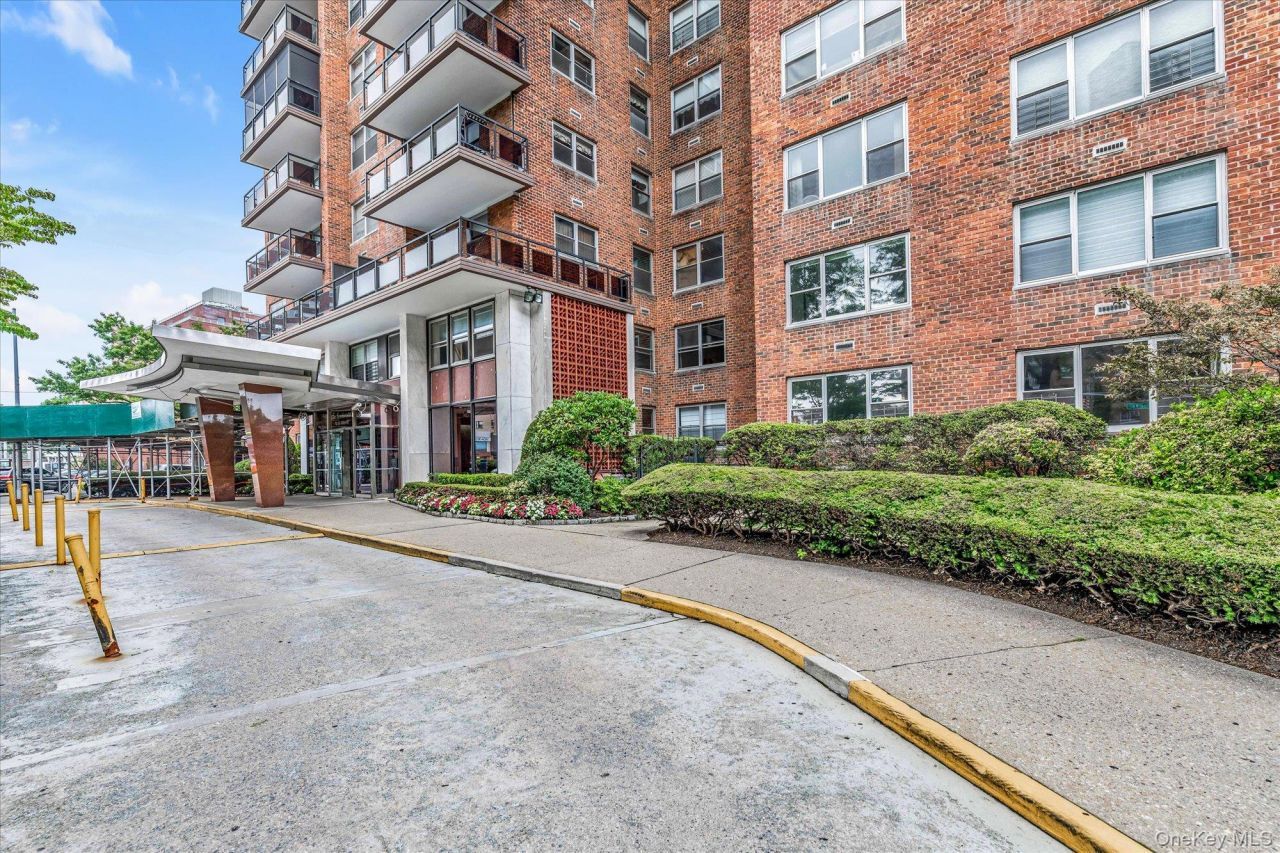 70-20 108th Street, Unit 5P, Forest Hills, NY 11375 Main Photo