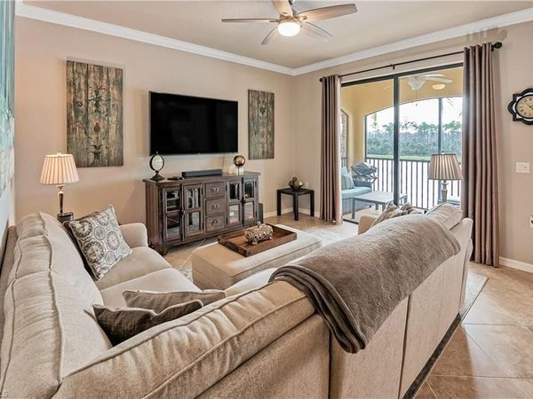 9727 Acqua CT, Unit 423, NAPLES, FL 34113