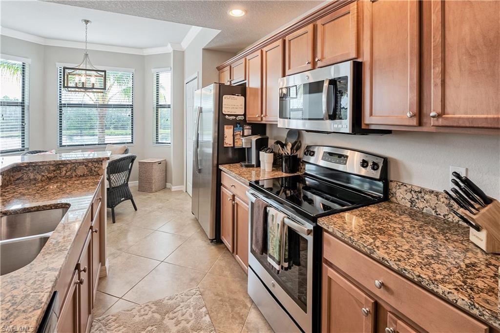 9727 Acqua Ct, Unit 423, Naples, FL 34113 Photo