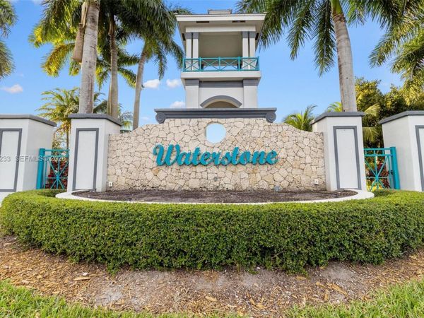 2242 NE 41st Ave, Homestead, FL 33033