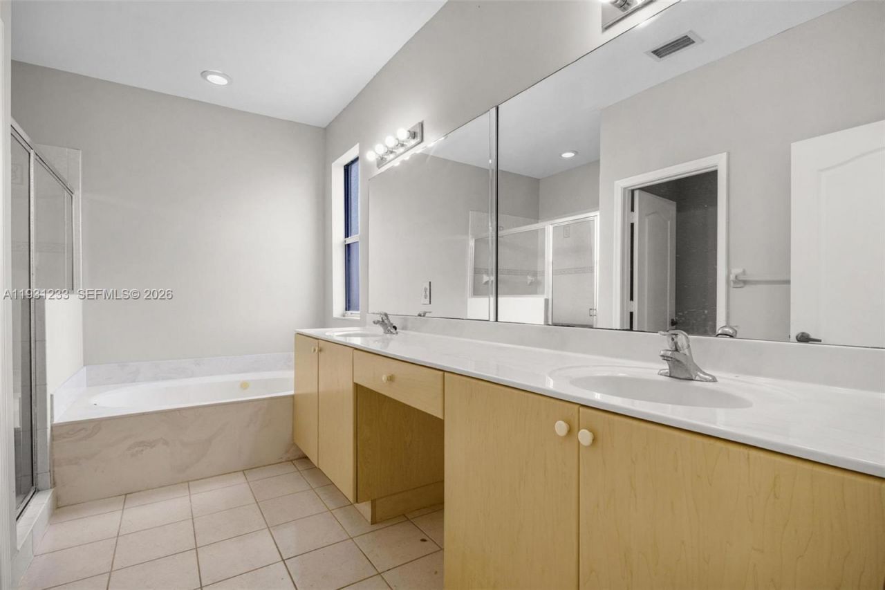 2242 NE 41st Ave, Homestead, FL 33033 Photo