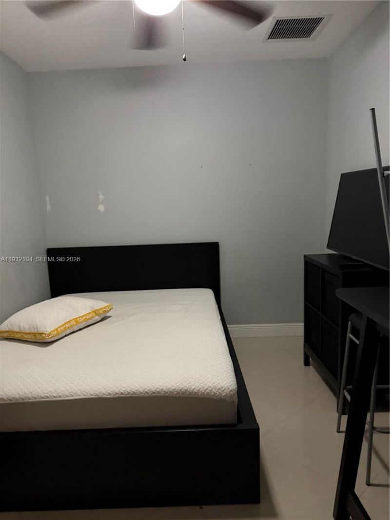 17199 NE 2nd Ct, Unit 1, North Miami Beach, FL 33162 Main Photo