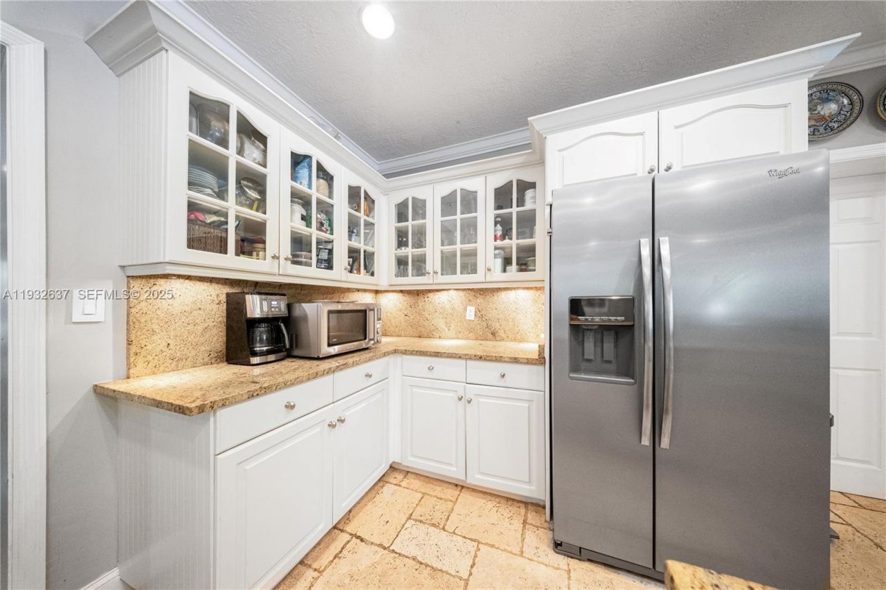 10900 SW 90th Ave, Miami, FL 33176 Photo