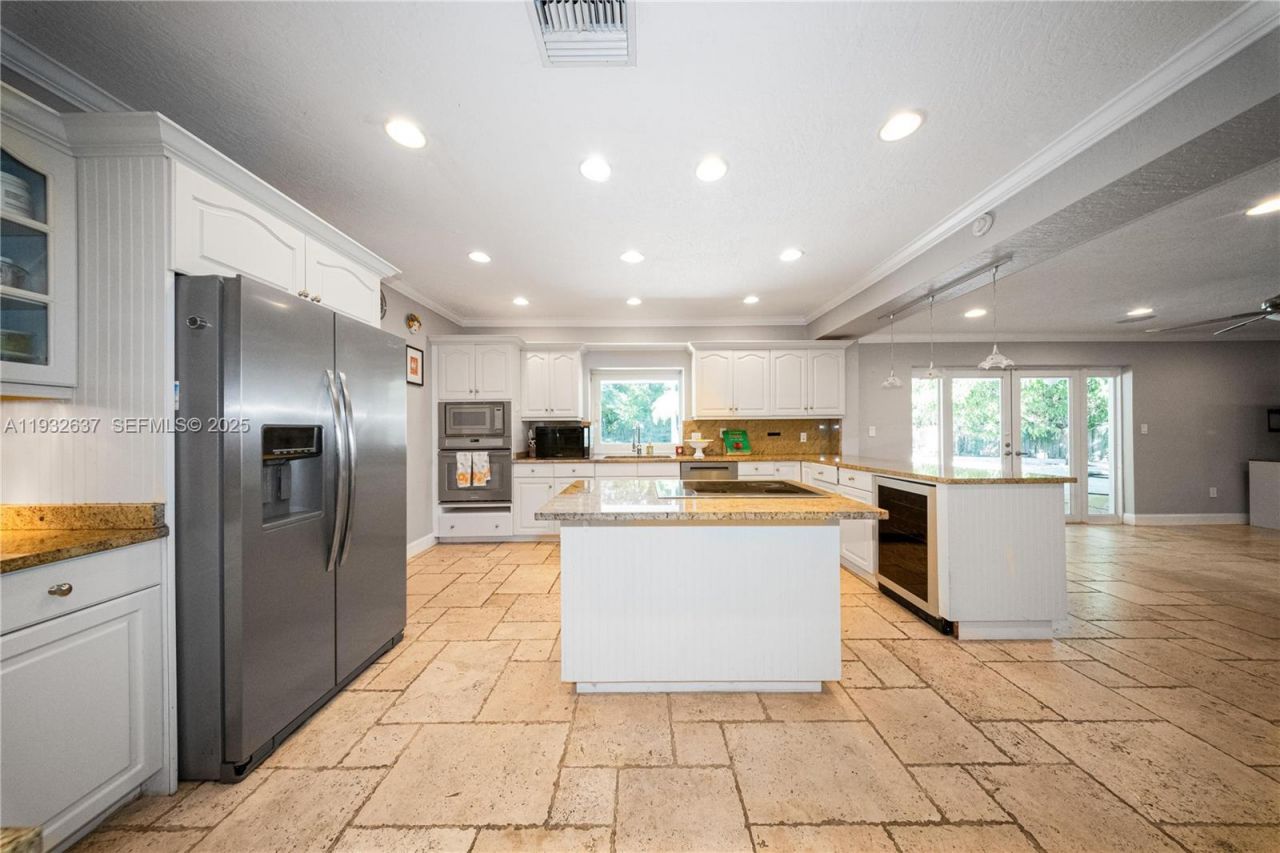 10900 SW 90th Ave, Miami, FL 33176 Photo