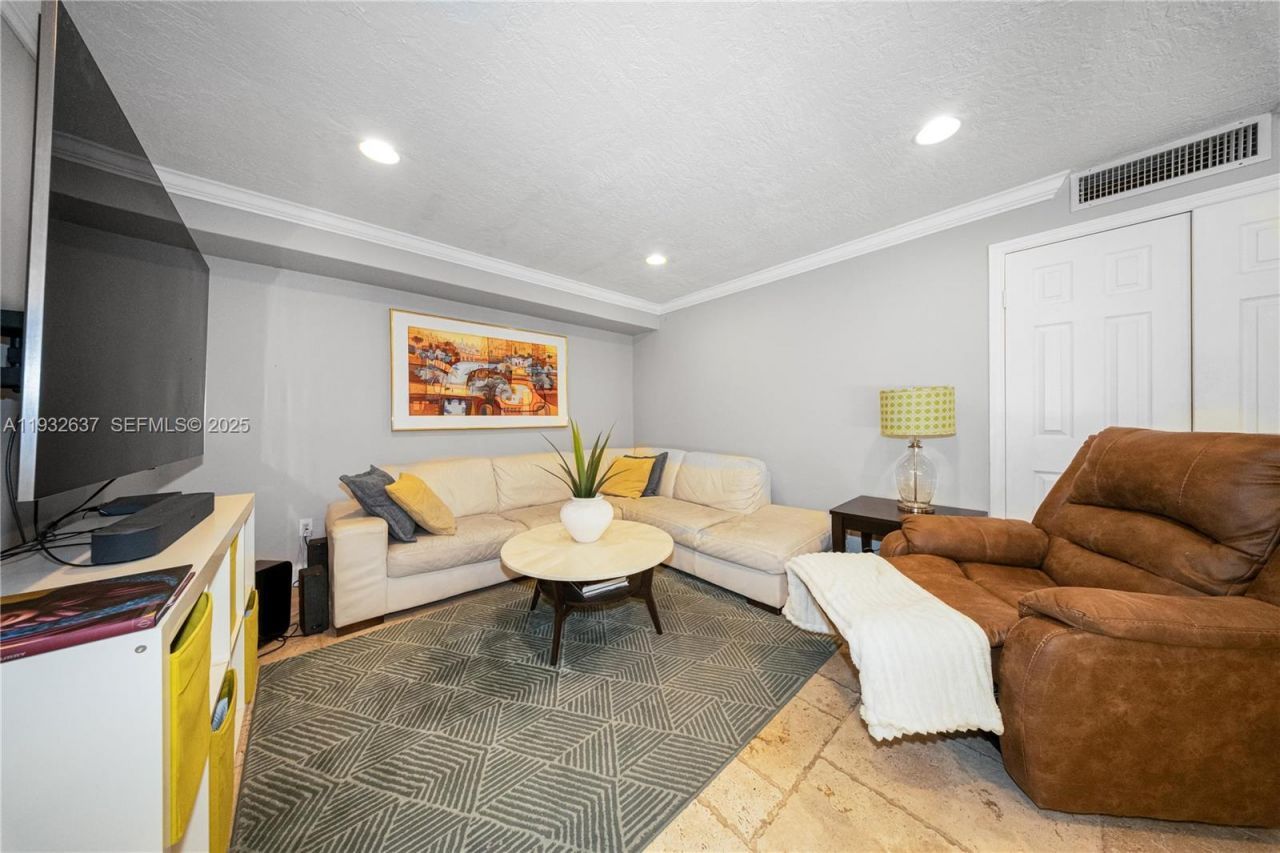 10900 SW 90th Ave, Miami, FL 33176 Photo