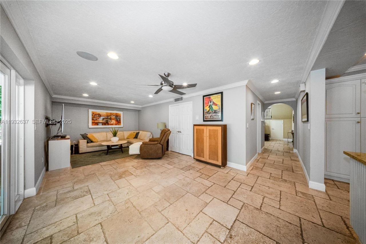 10900 SW 90th Ave, Miami, FL 33176 Photo