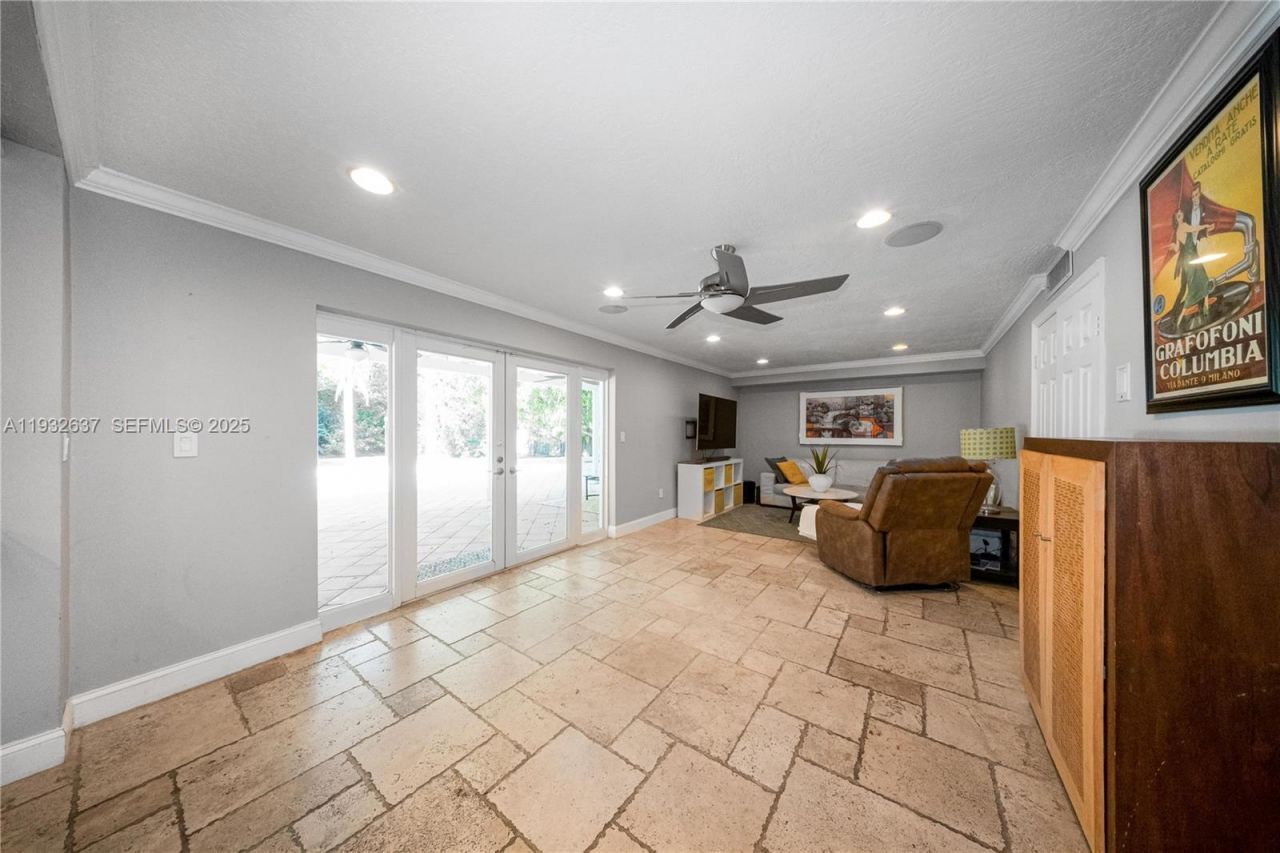 10900 SW 90th Ave, Miami, FL 33176 Photo