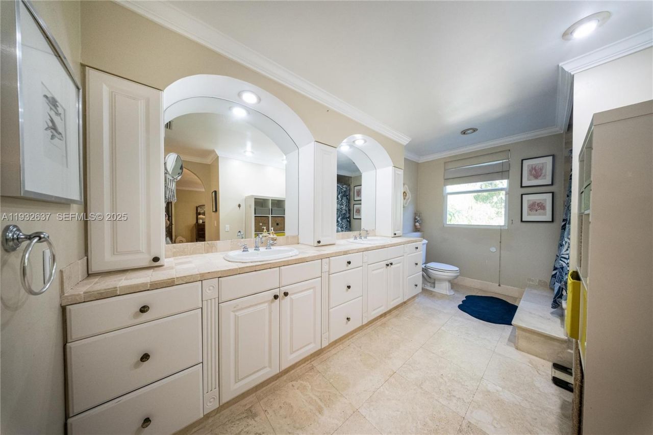 10900 SW 90th Ave, Miami, FL 33176 Photo