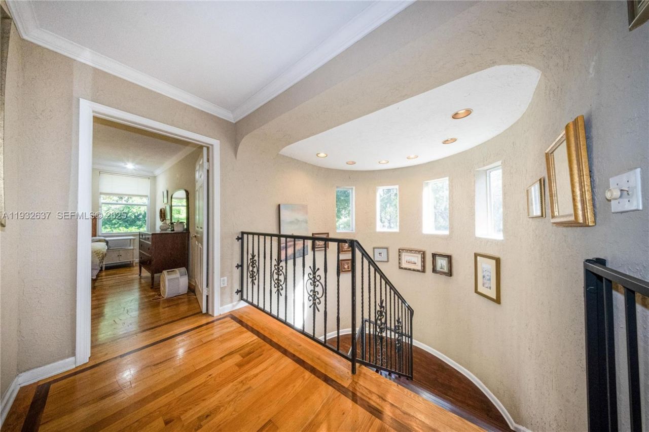 10900 SW 90th Ave, Miami, FL 33176 Photo