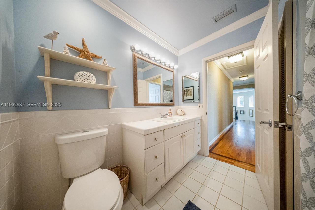 10900 SW 90th Ave, Miami, FL 33176 Photo