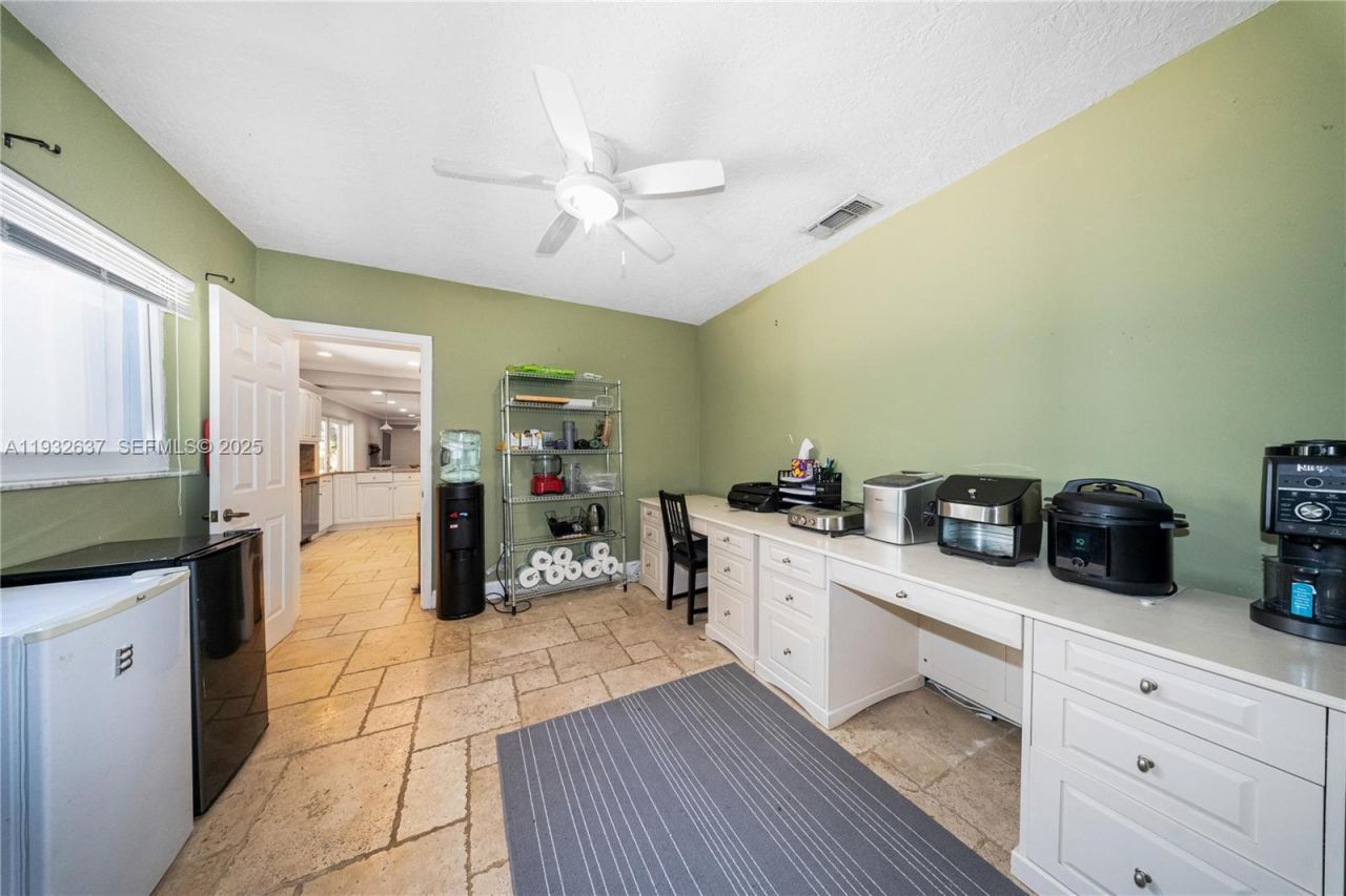 10900 SW 90th Ave, Miami, FL 33176 Photo