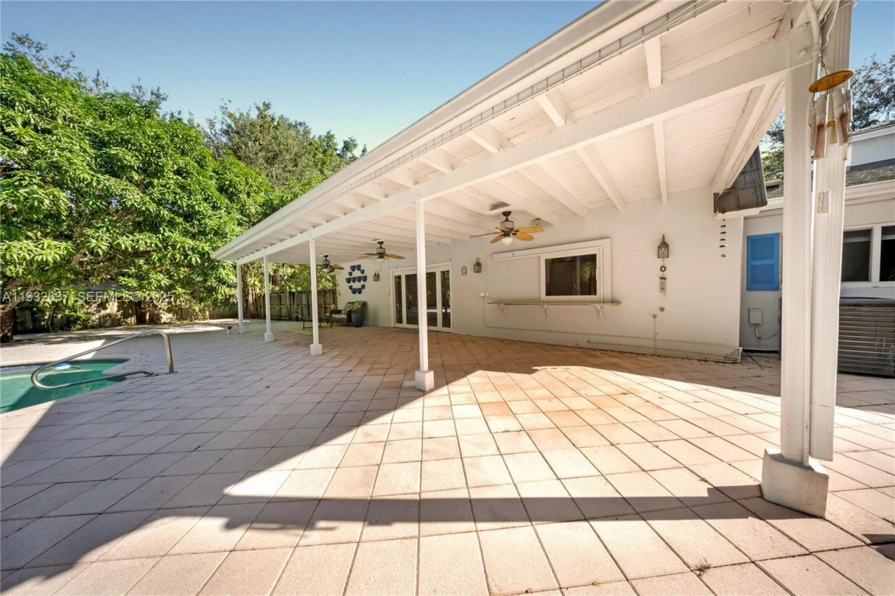 10900 SW 90th Ave, Miami, FL 33176 Photo