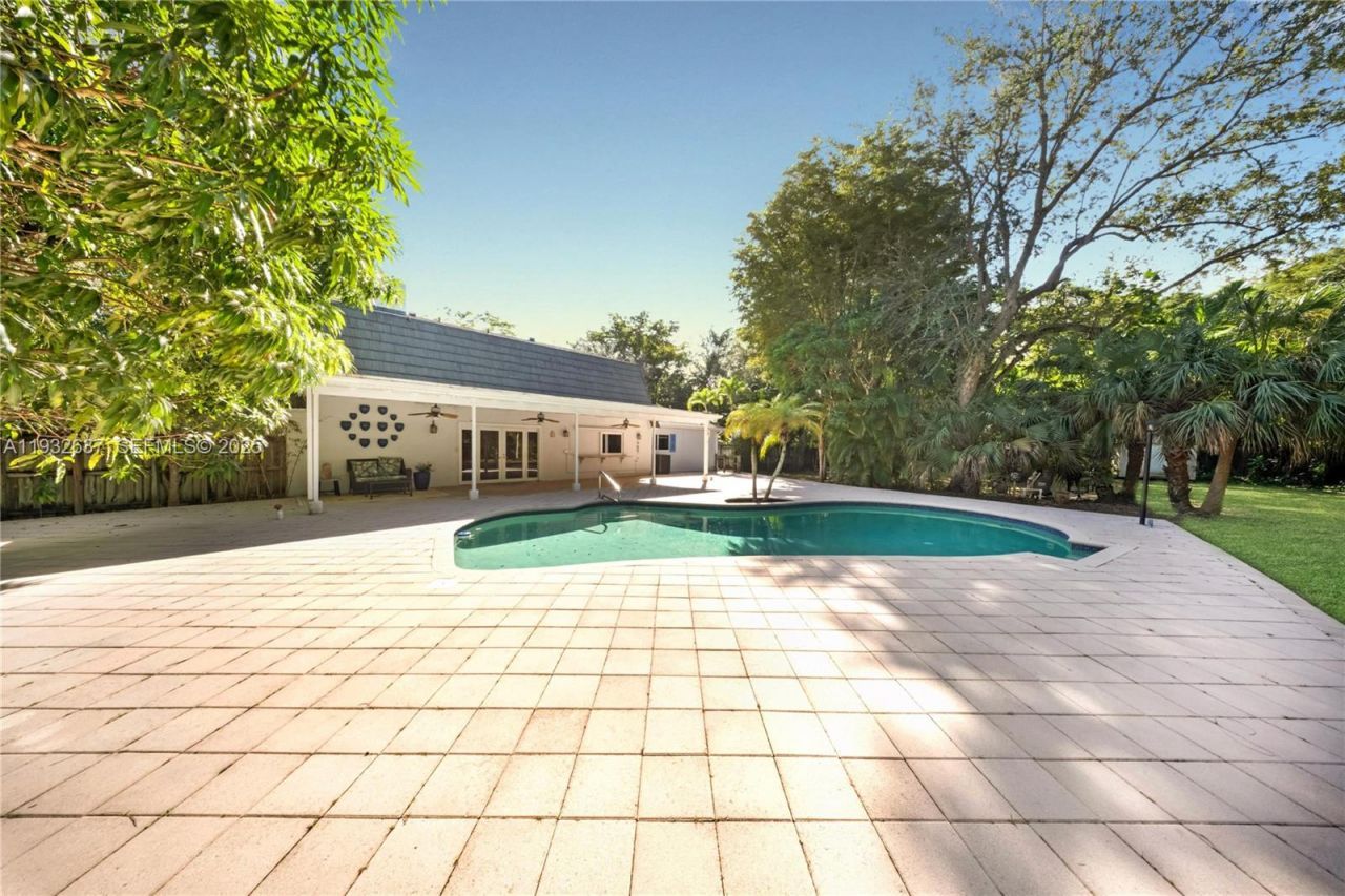 10900 SW 90th Ave, Miami, FL 33176 Photo