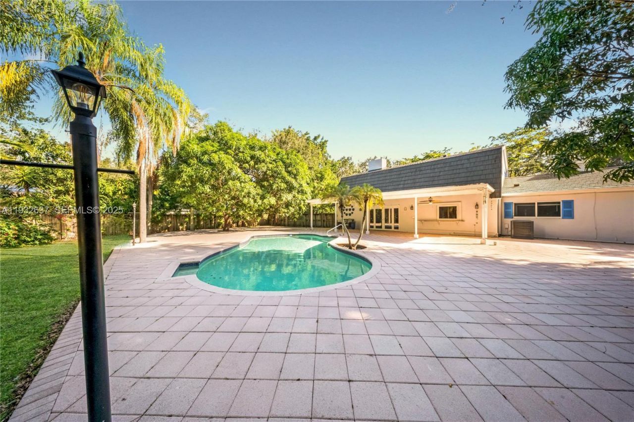 10900 SW 90th Ave, Miami, FL 33176 Photo