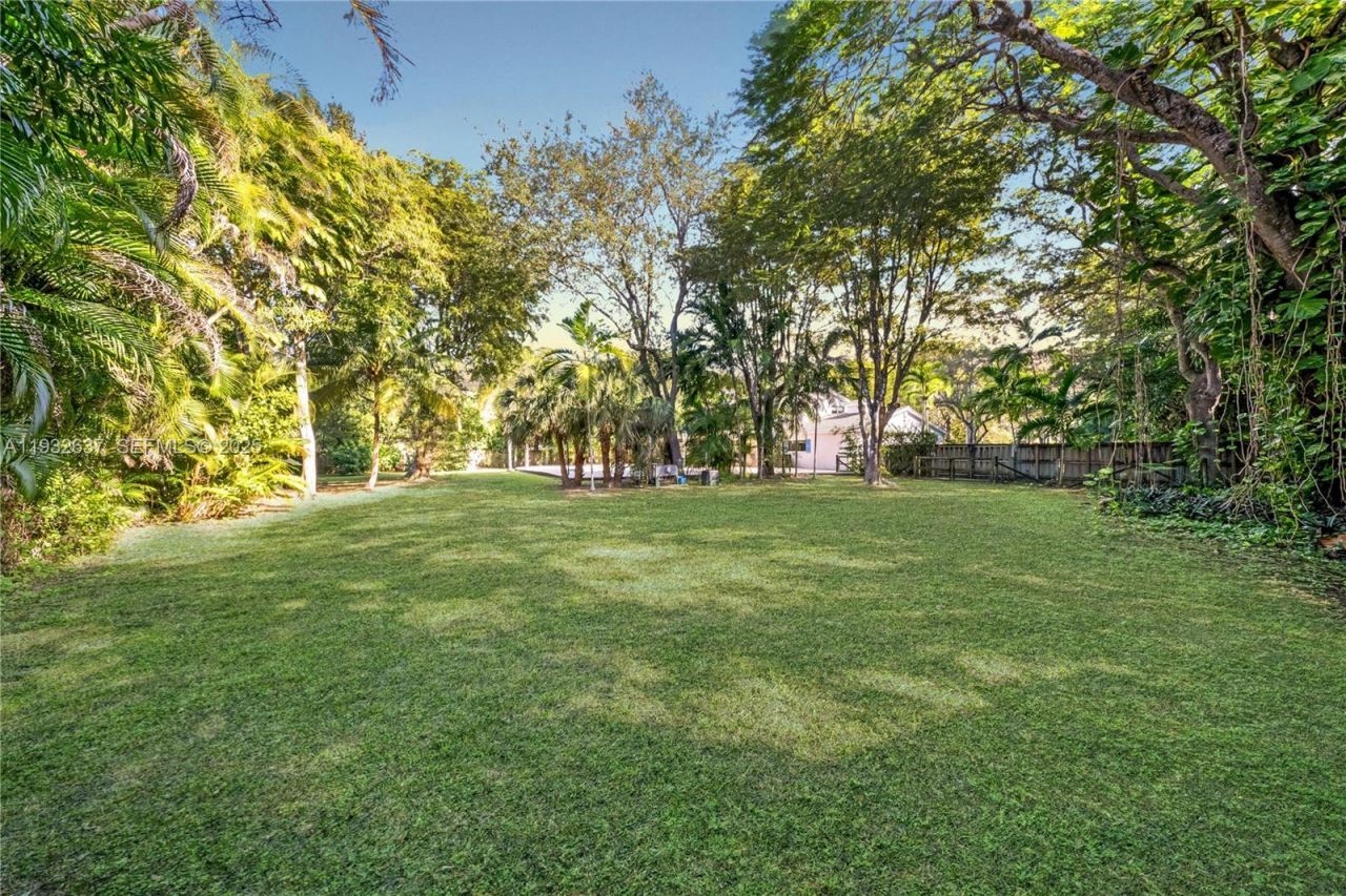 10900 SW 90th Ave, Miami, FL 33176 Photo