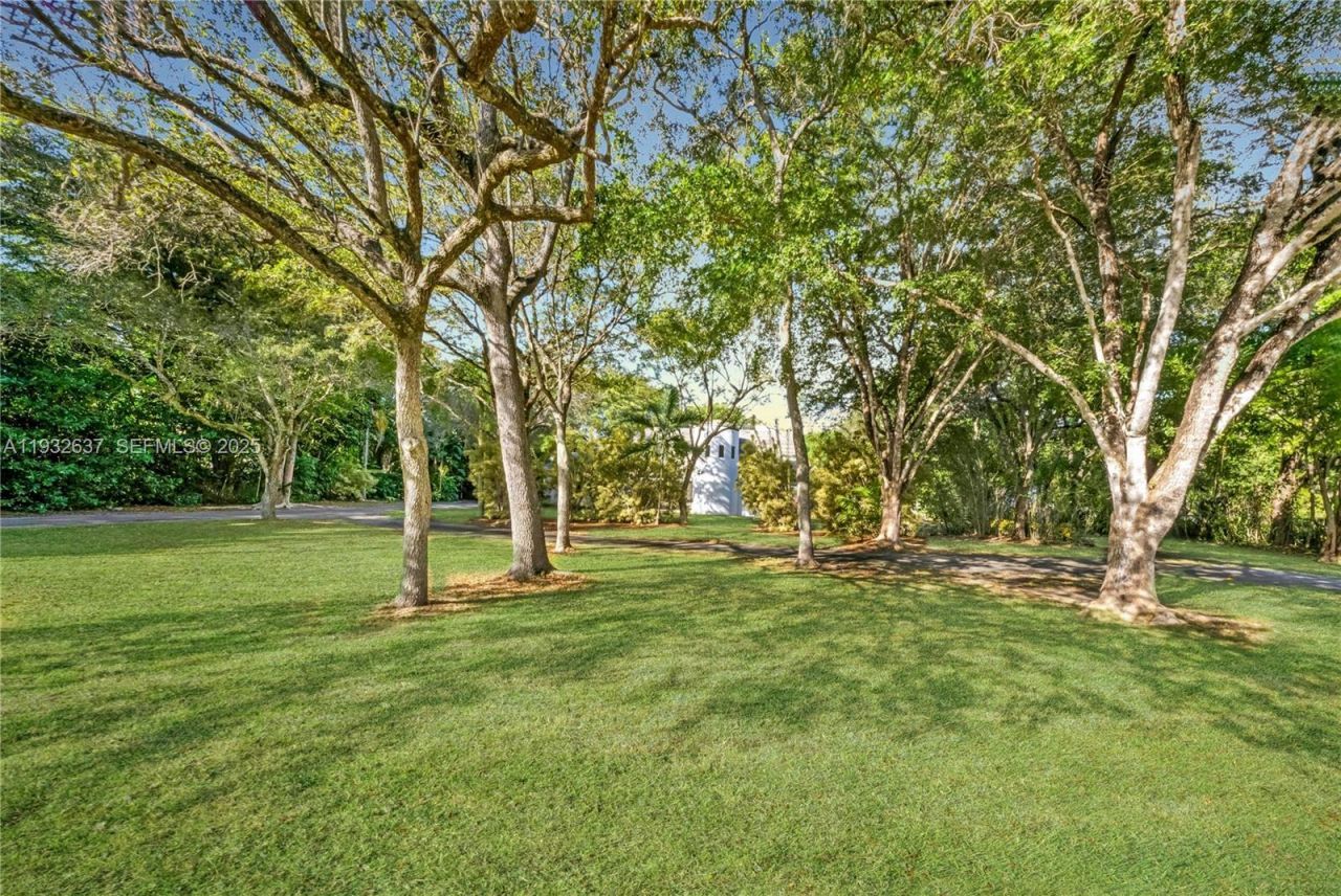 10900 SW 90th Ave, Miami, FL 33176 Photo