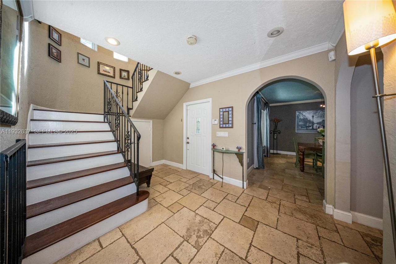 10900 SW 90th Ave, Miami, FL 33176 Photo