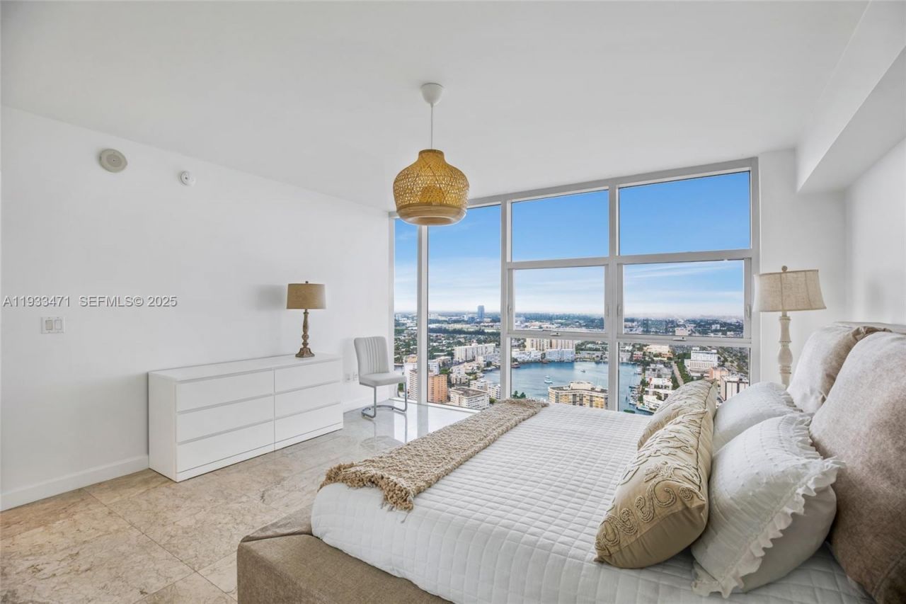 1830 S Ocean Dr, Unit 4707, Hallandale Beach, FL 33009 Photo