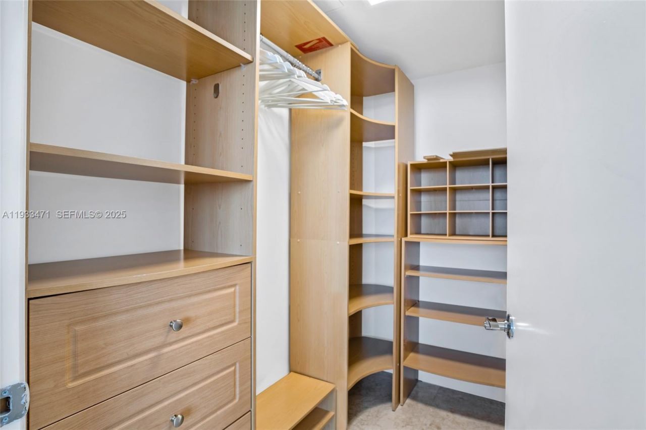 1830 S Ocean Dr, Unit 4707, Hallandale Beach, FL 33009 Photo